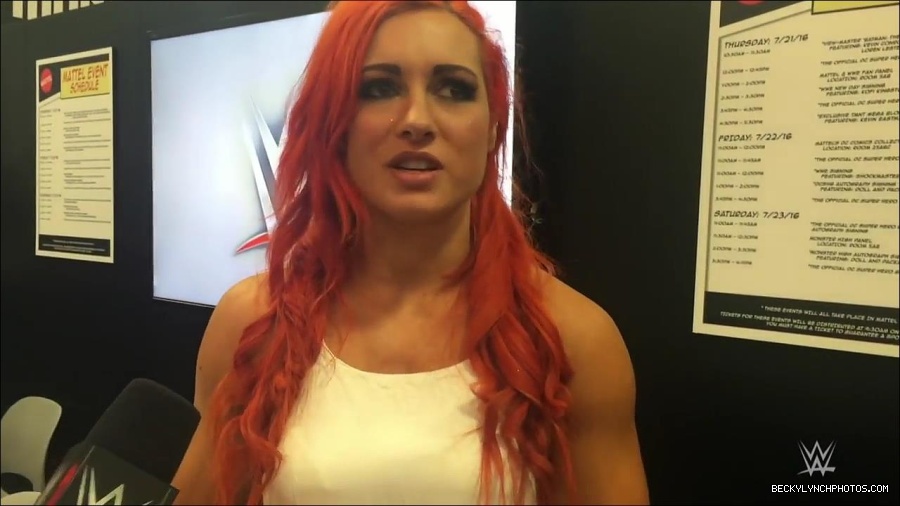Y2Mate_is_-_Becky_Lynch_recaps_her_first_San_Diego_Comic-Con_experience-xj9sPuhQSLA-720p-1655737850986_mp4_000017133.jpg