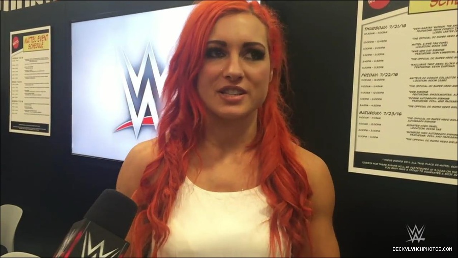 Y2Mate_is_-_Becky_Lynch_recaps_her_first_San_Diego_Comic-Con_experience-xj9sPuhQSLA-720p-1655737850986_mp4_000018333.jpg