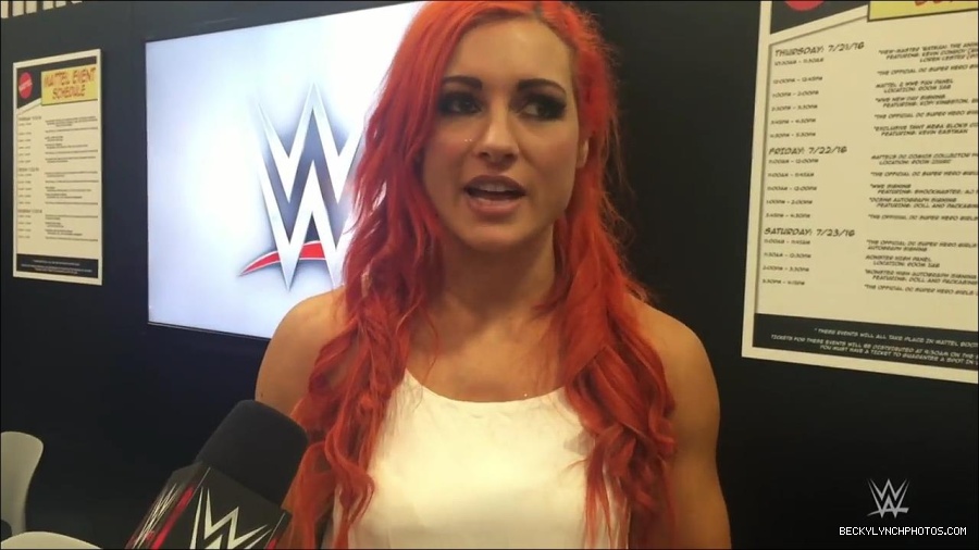 Y2Mate_is_-_Becky_Lynch_recaps_her_first_San_Diego_Comic-Con_experience-xj9sPuhQSLA-720p-1655737850986_mp4_000018733.jpg