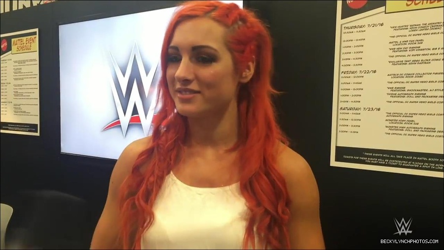 Y2Mate_is_-_Becky_Lynch_recaps_her_first_San_Diego_Comic-Con_experience-xj9sPuhQSLA-720p-1655737850986_mp4_000024333.jpg