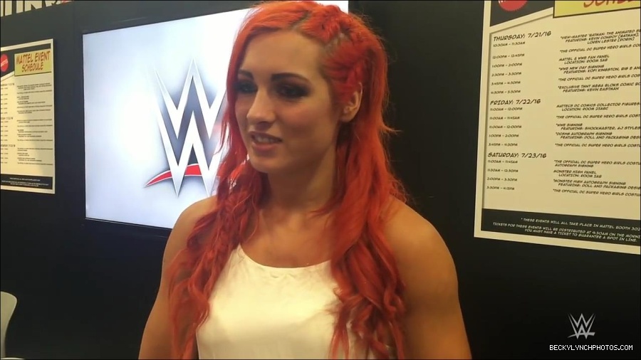 Y2Mate_is_-_Becky_Lynch_recaps_her_first_San_Diego_Comic-Con_experience-xj9sPuhQSLA-720p-1655737850986_mp4_000025933.jpg