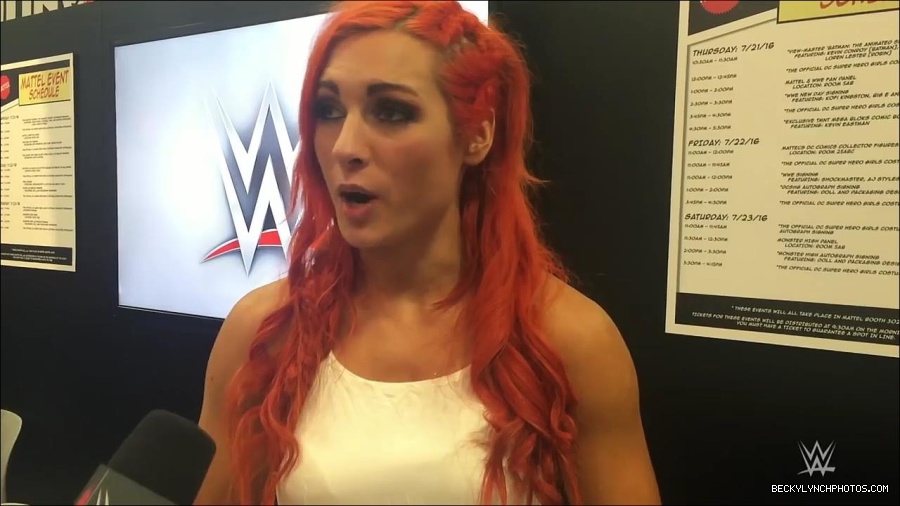 Y2Mate_is_-_Becky_Lynch_recaps_her_first_San_Diego_Comic-Con_experience-xj9sPuhQSLA-720p-1655737850986_mp4_000026733.jpg