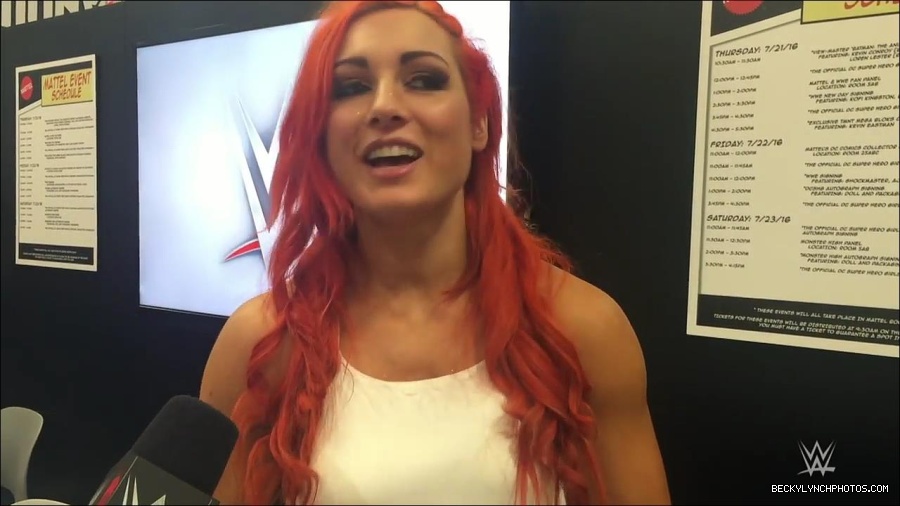 Y2Mate_is_-_Becky_Lynch_recaps_her_first_San_Diego_Comic-Con_experience-xj9sPuhQSLA-720p-1655737850986_mp4_000029533.jpg