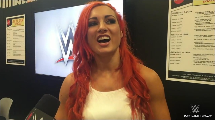 Y2Mate_is_-_Becky_Lynch_recaps_her_first_San_Diego_Comic-Con_experience-xj9sPuhQSLA-720p-1655737850986_mp4_000030333.jpg