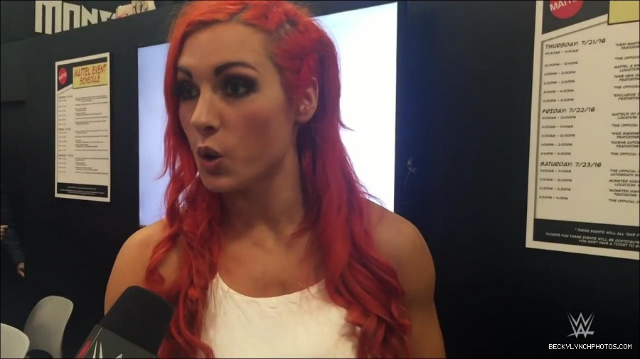 Y2Mate_is_-_Becky_Lynch_recaps_her_first_San_Diego_Comic-Con_experience-xj9sPuhQSLA-720p-1655737850986_mp4_000032333.jpg