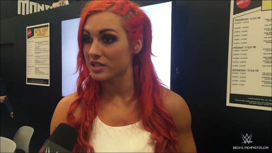 Y2Mate_is_-_Becky_Lynch_recaps_her_first_San_Diego_Comic-Con_experience-xj9sPuhQSLA-720p-1655737850986_mp4_000032733.jpg