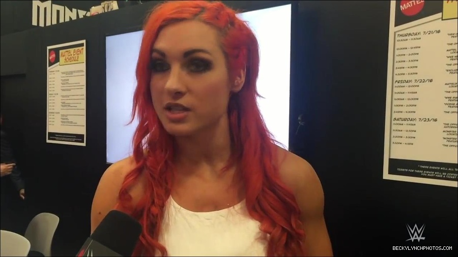 Y2Mate_is_-_Becky_Lynch_recaps_her_first_San_Diego_Comic-Con_experience-xj9sPuhQSLA-720p-1655737850986_mp4_000033133.jpg
