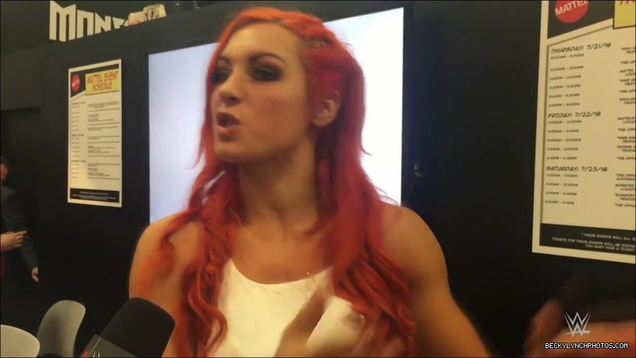 Y2Mate_is_-_Becky_Lynch_recaps_her_first_San_Diego_Comic-Con_experience-xj9sPuhQSLA-720p-1655737850986_mp4_000035933.jpg
