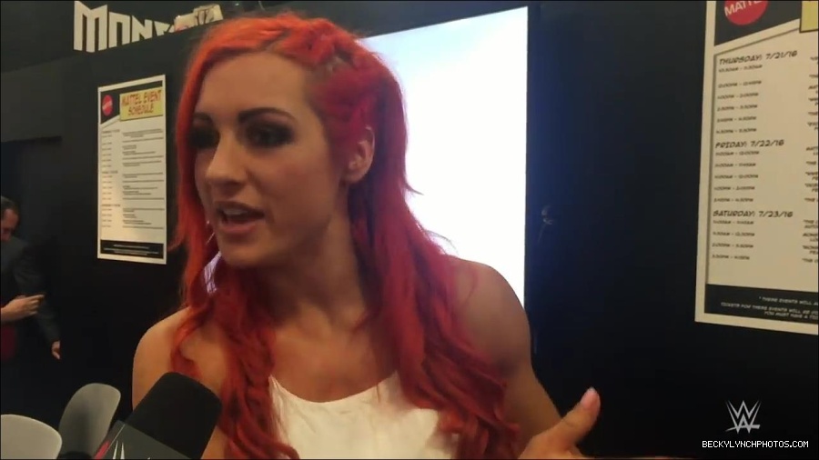Y2Mate_is_-_Becky_Lynch_recaps_her_first_San_Diego_Comic-Con_experience-xj9sPuhQSLA-720p-1655737850986_mp4_000036333.jpg
