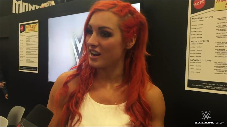 Y2Mate_is_-_Becky_Lynch_recaps_her_first_San_Diego_Comic-Con_experience-xj9sPuhQSLA-720p-1655737850986_mp4_000039933.jpg