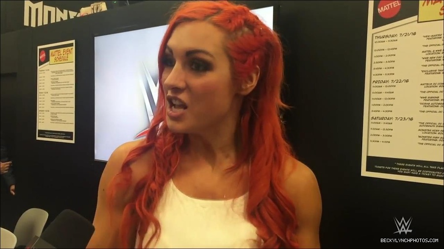 Y2Mate_is_-_Becky_Lynch_recaps_her_first_San_Diego_Comic-Con_experience-xj9sPuhQSLA-720p-1655737850986_mp4_000040733.jpg
