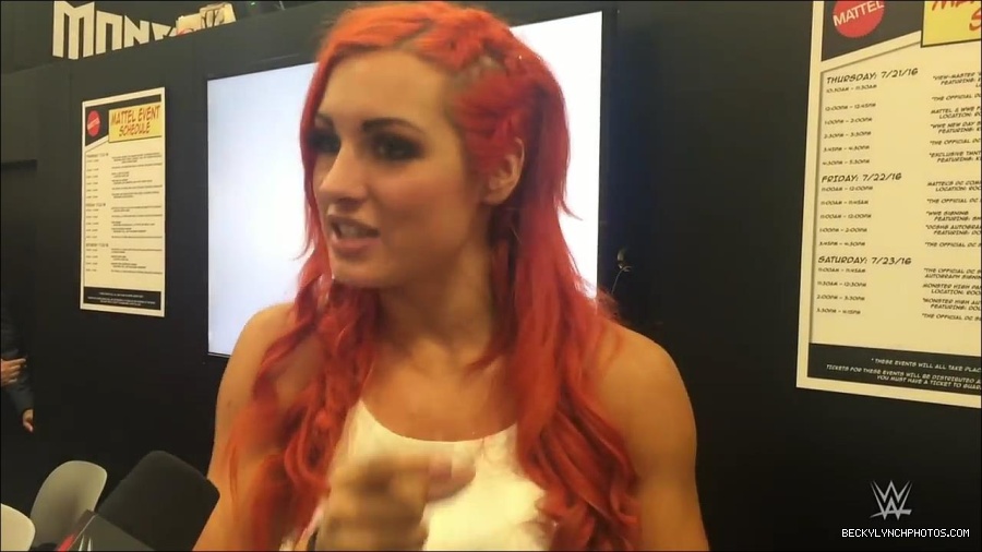 Y2Mate_is_-_Becky_Lynch_recaps_her_first_San_Diego_Comic-Con_experience-xj9sPuhQSLA-720p-1655737850986_mp4_000041933.jpg