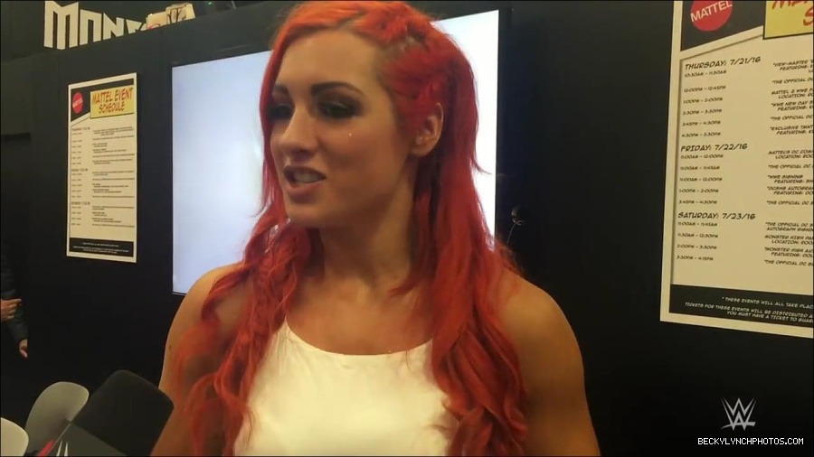 Y2Mate_is_-_Becky_Lynch_recaps_her_first_San_Diego_Comic-Con_experience-xj9sPuhQSLA-720p-1655737850986_mp4_000042333.jpg