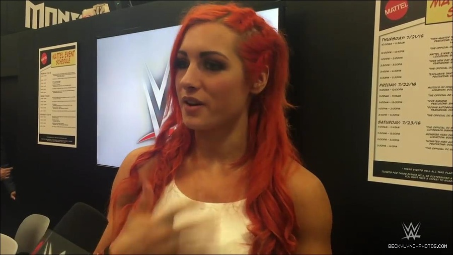 Y2Mate_is_-_Becky_Lynch_recaps_her_first_San_Diego_Comic-Con_experience-xj9sPuhQSLA-720p-1655737850986_mp4_000043533.jpg