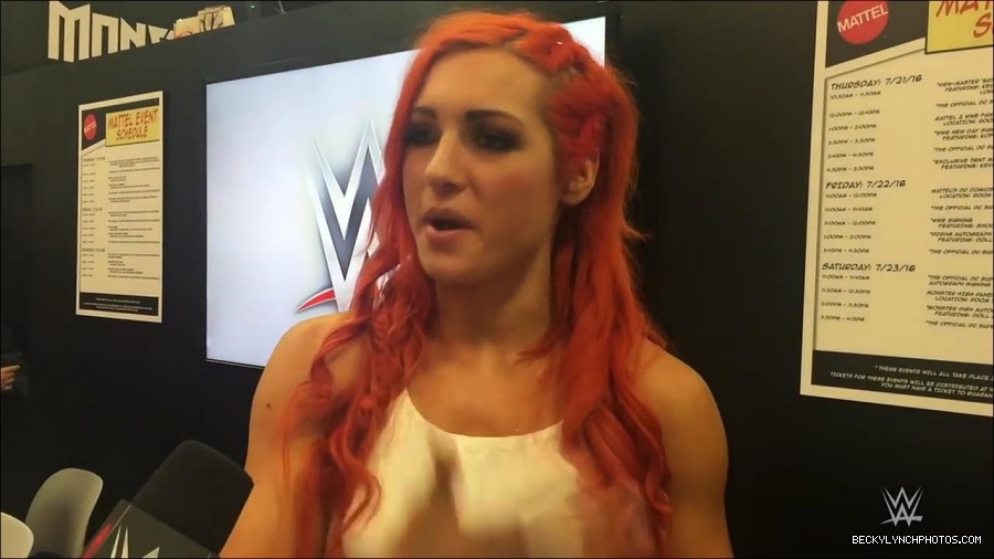 Y2Mate_is_-_Becky_Lynch_recaps_her_first_San_Diego_Comic-Con_experience-xj9sPuhQSLA-720p-1655737850986_mp4_000043933.jpg