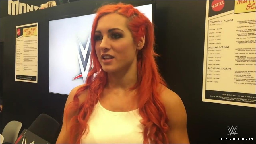 Y2Mate_is_-_Becky_Lynch_recaps_her_first_San_Diego_Comic-Con_experience-xj9sPuhQSLA-720p-1655737850986_mp4_000044733.jpg
