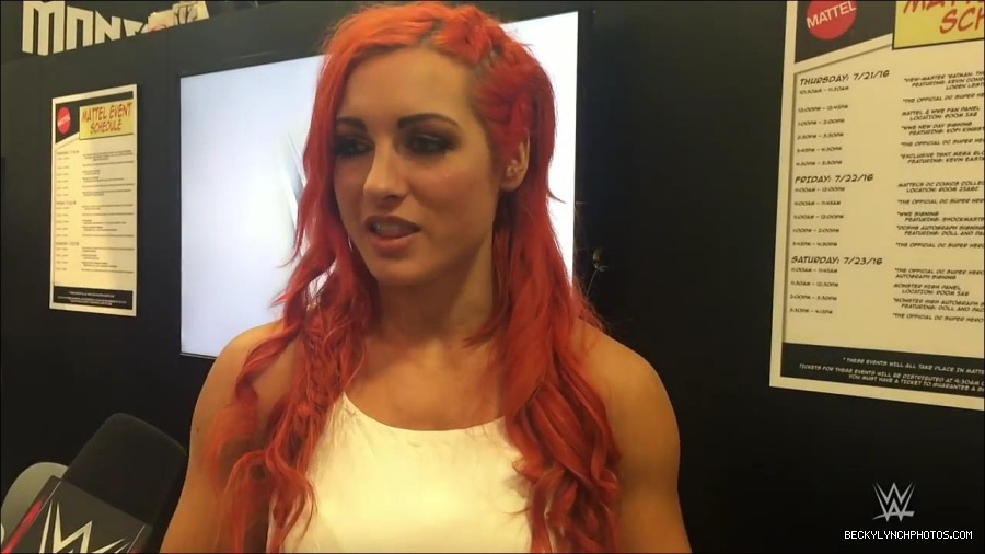 Y2Mate_is_-_Becky_Lynch_recaps_her_first_San_Diego_Comic-Con_experience-xj9sPuhQSLA-720p-1655737850986_mp4_000048733.jpg