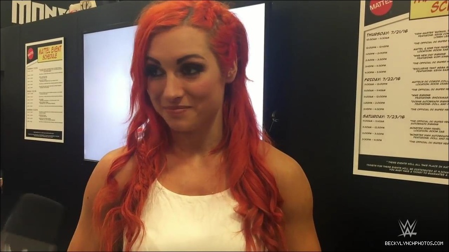 Y2Mate_is_-_Becky_Lynch_recaps_her_first_San_Diego_Comic-Con_experience-xj9sPuhQSLA-720p-1655737850986_mp4_000050333.jpg