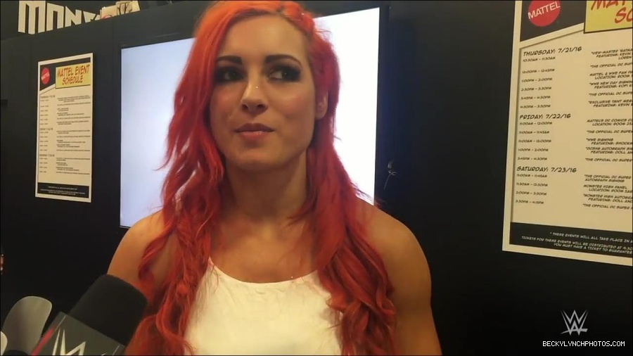 Y2Mate_is_-_Becky_Lynch_recaps_her_first_San_Diego_Comic-Con_experience-xj9sPuhQSLA-720p-1655737850986_mp4_000054333.jpg