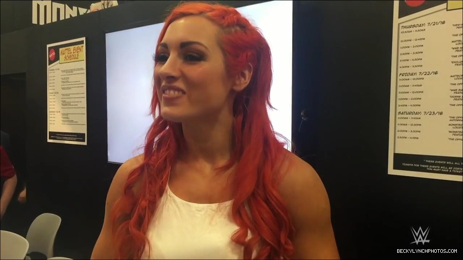Y2Mate_is_-_Becky_Lynch_recaps_her_first_San_Diego_Comic-Con_experience-xj9sPuhQSLA-720p-1655737850986_mp4_000069533.jpg