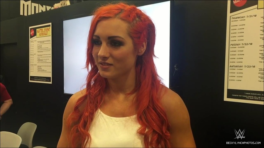 Y2Mate_is_-_Becky_Lynch_recaps_her_first_San_Diego_Comic-Con_experience-xj9sPuhQSLA-720p-1655737850986_mp4_000075933.jpg