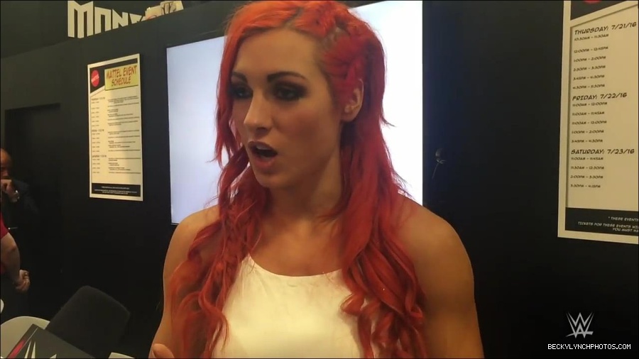 Y2Mate_is_-_Becky_Lynch_recaps_her_first_San_Diego_Comic-Con_experience-xj9sPuhQSLA-720p-1655737850986_mp4_000081533.jpg