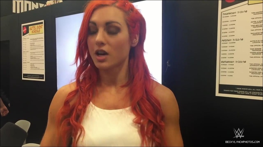 Y2Mate_is_-_Becky_Lynch_recaps_her_first_San_Diego_Comic-Con_experience-xj9sPuhQSLA-720p-1655737850986_mp4_000086733.jpg