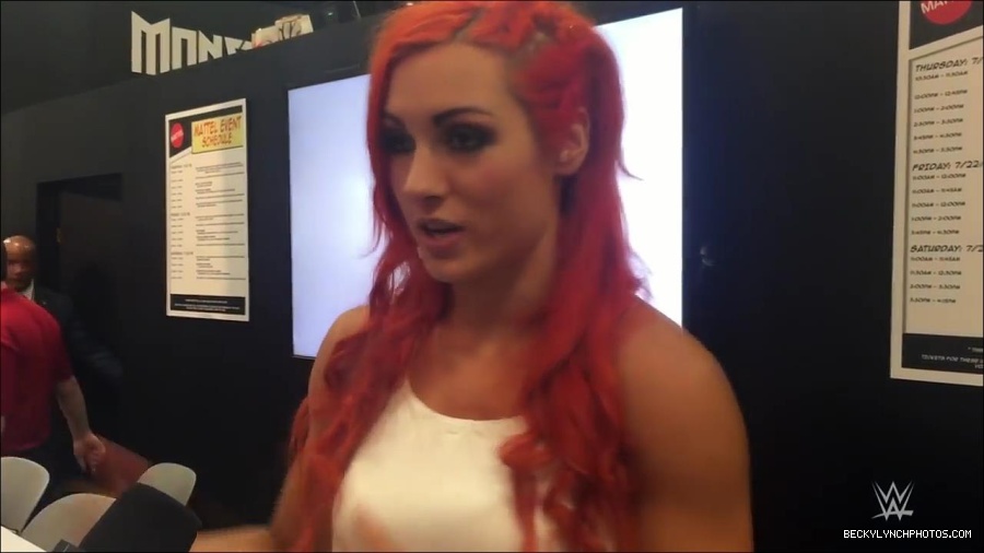 Y2Mate_is_-_Becky_Lynch_recaps_her_first_San_Diego_Comic-Con_experience-xj9sPuhQSLA-720p-1655737850986_mp4_000093533.jpg