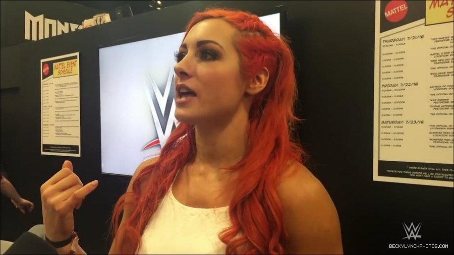 Y2Mate_is_-_Becky_Lynch_recaps_her_first_San_Diego_Comic-Con_experience-xj9sPuhQSLA-720p-1655737850986_mp4_000097133.jpg