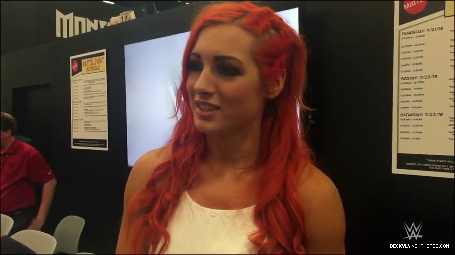Y2Mate_is_-_Becky_Lynch_recaps_her_first_San_Diego_Comic-Con_experience-xj9sPuhQSLA-720p-1655737850986_mp4_000120733.jpg