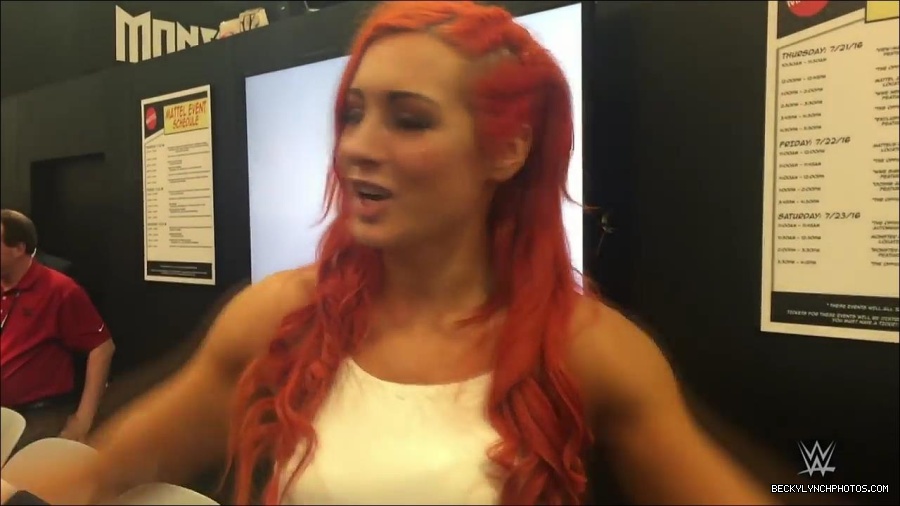 Y2Mate_is_-_Becky_Lynch_recaps_her_first_San_Diego_Comic-Con_experience-xj9sPuhQSLA-720p-1655737850986_mp4_000121133.jpg