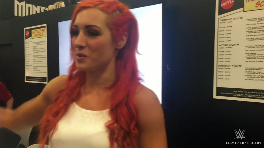 Y2Mate_is_-_Becky_Lynch_recaps_her_first_San_Diego_Comic-Con_experience-xj9sPuhQSLA-720p-1655737850986_mp4_000123533.jpg