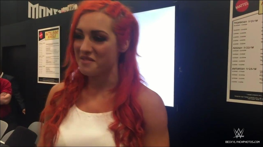 Y2Mate_is_-_Becky_Lynch_recaps_her_first_San_Diego_Comic-Con_experience-xj9sPuhQSLA-720p-1655737850986_mp4_000126333.jpg