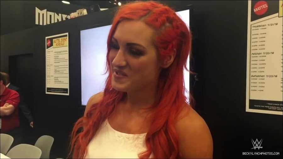 Y2Mate_is_-_Becky_Lynch_recaps_her_first_San_Diego_Comic-Con_experience-xj9sPuhQSLA-720p-1655737850986_mp4_000128333.jpg