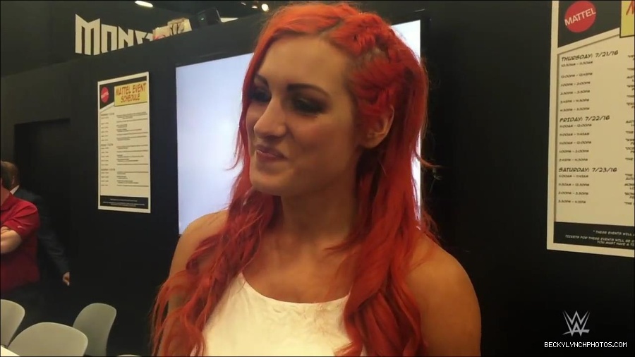 Y2Mate_is_-_Becky_Lynch_recaps_her_first_San_Diego_Comic-Con_experience-xj9sPuhQSLA-720p-1655737850986_mp4_000128733.jpg