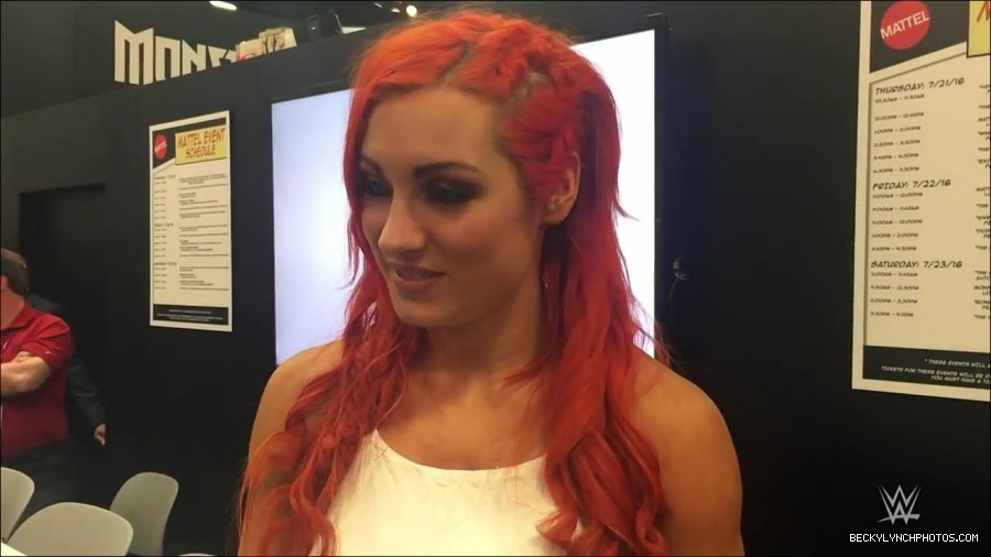Y2Mate_is_-_Becky_Lynch_recaps_her_first_San_Diego_Comic-Con_experience-xj9sPuhQSLA-720p-1655737850986_mp4_000129533.jpg
