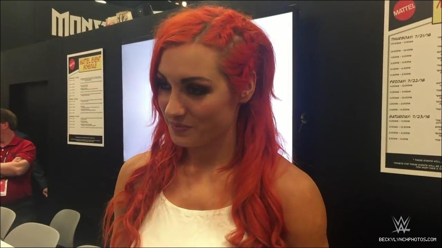Y2Mate_is_-_Becky_Lynch_recaps_her_first_San_Diego_Comic-Con_experience-xj9sPuhQSLA-720p-1655737850986_mp4_000129933.jpg