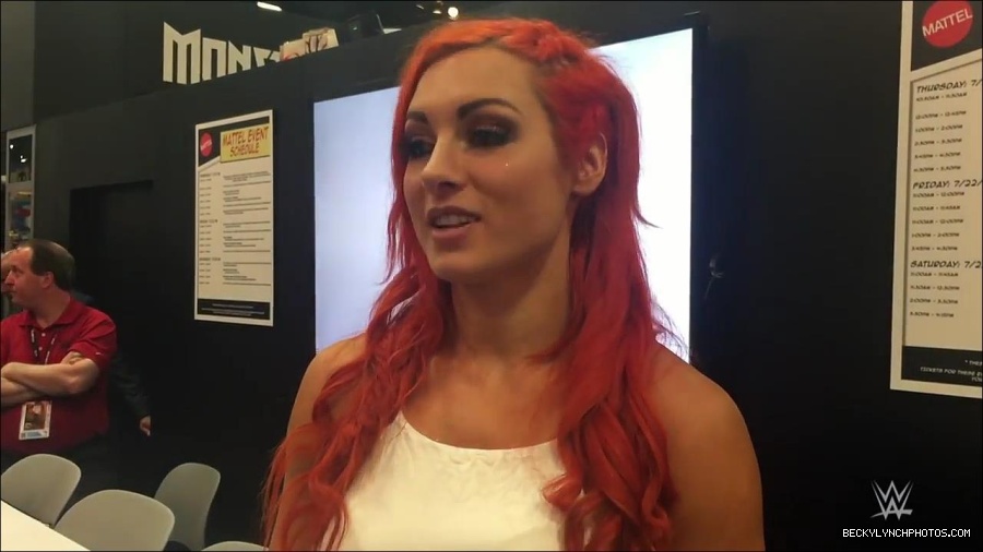 Y2Mate_is_-_Becky_Lynch_recaps_her_first_San_Diego_Comic-Con_experience-xj9sPuhQSLA-720p-1655737850986_mp4_000131933.jpg