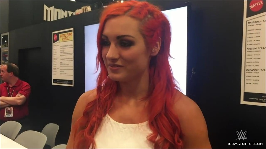 Y2Mate_is_-_Becky_Lynch_recaps_her_first_San_Diego_Comic-Con_experience-xj9sPuhQSLA-720p-1655737850986_mp4_000132733.jpg
