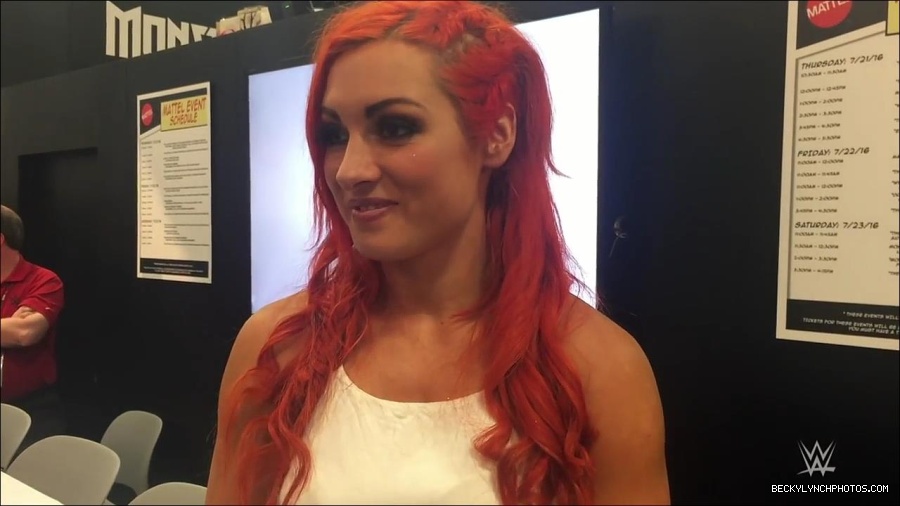Y2Mate_is_-_Becky_Lynch_recaps_her_first_San_Diego_Comic-Con_experience-xj9sPuhQSLA-720p-1655737850986_mp4_000135933.jpg