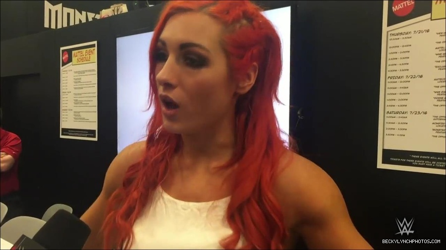 Y2Mate_is_-_Becky_Lynch_recaps_her_first_San_Diego_Comic-Con_experience-xj9sPuhQSLA-720p-1655737850986_mp4_000139933.jpg