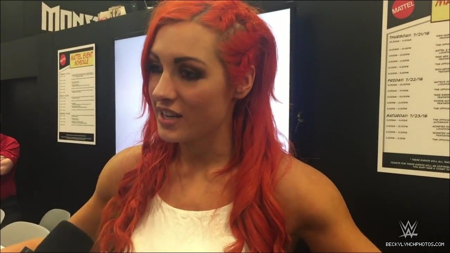 Y2Mate_is_-_Becky_Lynch_recaps_her_first_San_Diego_Comic-Con_experience-xj9sPuhQSLA-720p-1655737850986_mp4_000140333.jpg