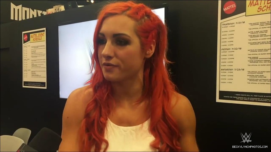 Y2Mate_is_-_Becky_Lynch_recaps_her_first_San_Diego_Comic-Con_experience-xj9sPuhQSLA-720p-1655737850986_mp4_000142733.jpg