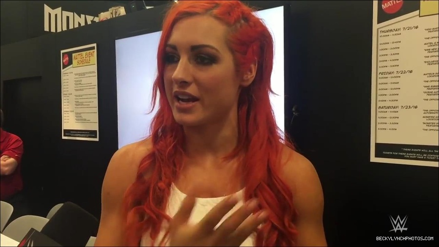 Y2Mate_is_-_Becky_Lynch_recaps_her_first_San_Diego_Comic-Con_experience-xj9sPuhQSLA-720p-1655737850986_mp4_000146733.jpg