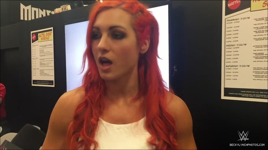 Y2Mate_is_-_Becky_Lynch_recaps_her_first_San_Diego_Comic-Con_experience-xj9sPuhQSLA-720p-1655737850986_mp4_000153533.jpg