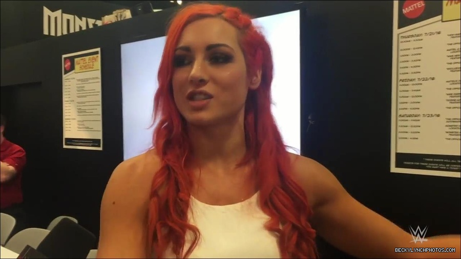 Y2Mate_is_-_Becky_Lynch_recaps_her_first_San_Diego_Comic-Con_experience-xj9sPuhQSLA-720p-1655737850986_mp4_000157933.jpg
