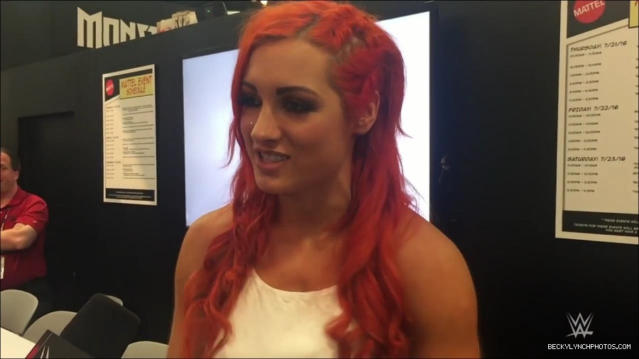 Y2Mate_is_-_Becky_Lynch_recaps_her_first_San_Diego_Comic-Con_experience-xj9sPuhQSLA-720p-1655737850986_mp4_000158733.jpg