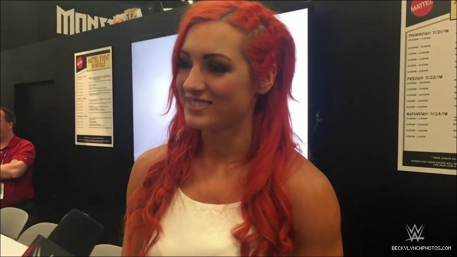 Y2Mate_is_-_Becky_Lynch_recaps_her_first_San_Diego_Comic-Con_experience-xj9sPuhQSLA-720p-1655737850986_mp4_000159133.jpg