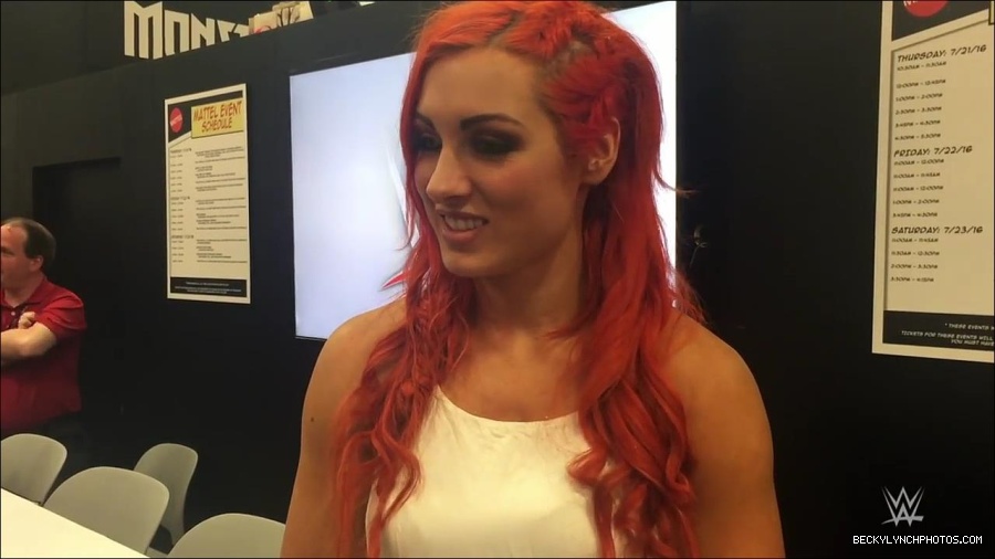Y2Mate_is_-_Becky_Lynch_recaps_her_first_San_Diego_Comic-Con_experience-xj9sPuhQSLA-720p-1655737850986_mp4_000162333.jpg