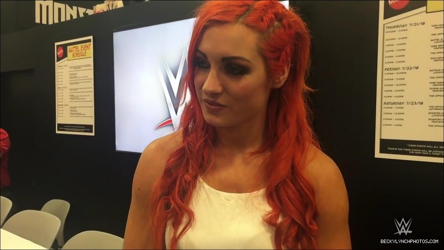 Y2Mate_is_-_Becky_Lynch_recaps_her_first_San_Diego_Comic-Con_experience-xj9sPuhQSLA-720p-1655737850986_mp4_000163933.jpg